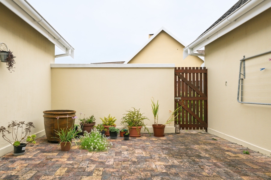 3 Bedroom Property for Sale in The Island Western Cape